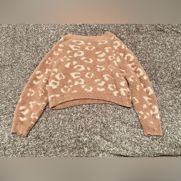 Express Sweater - Picture 2 of 3